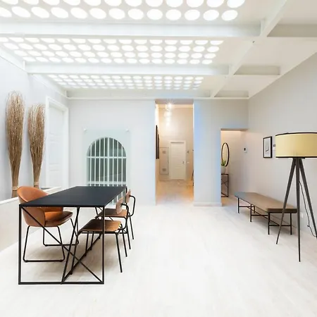 Apartment Plum Guide - Cross Beam